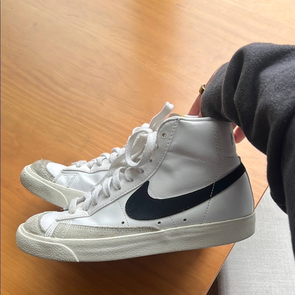 Nike Blazer Mid '77 Women’s Sneakers
